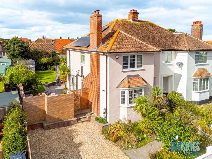 4 Bedroom Semi-Detached House For Sale In Westcliff Avenue, Cromer, NR27
