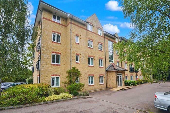 2 Bedroom Flat To Rent In Hardings Close, Hemel Hempstead, HP3