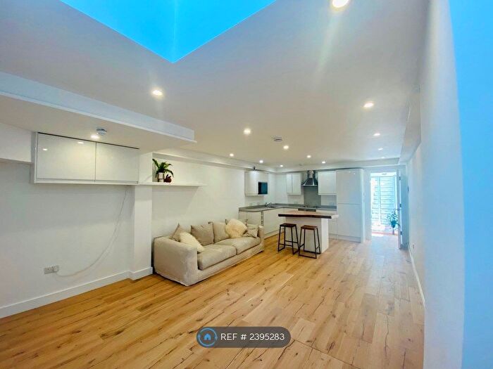 1 Bedroom Flat To Rent In Hargwyne Street, London, SW9