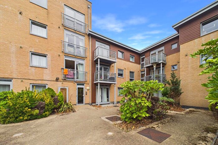 2 Bedroom Flat For Sale In Kelvin Gate, Bracknell, Berkshire, RG12