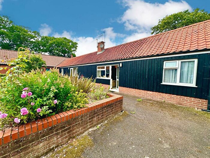 2 Bedroom Terraced Bungalow For Sale In Back Lane, Rollesby, NR29