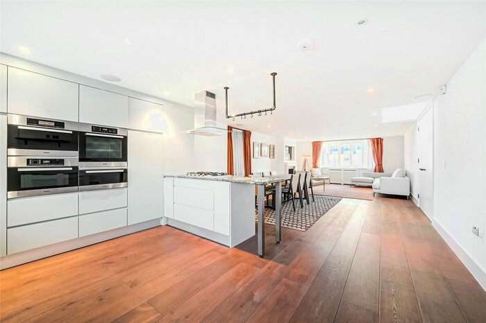 3 Bedroom Flat To Rent In Holland Park, London, W11