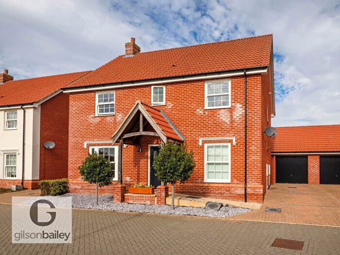 4 Bedroom Detached House For Sale In Oaks Lea, Acle, NR13