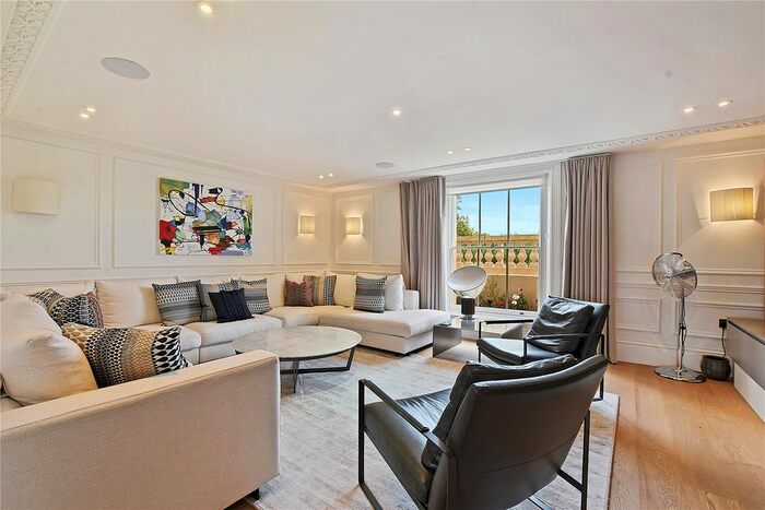 2 Bedroom Flat To Rent In Cumberland Terrace, Regents Park, London, NW1