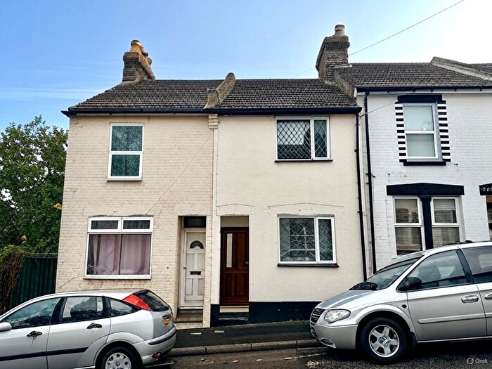 2 Bedroom Terraced House For Sale In Natal Road, Chatham, ME4