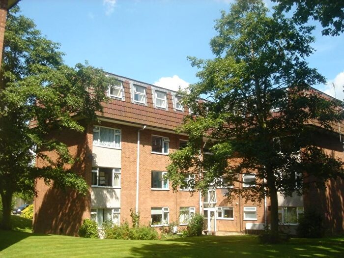 2 Bedroom Flat To Rent In Lambs Close, Cuffley, Herts, EN6