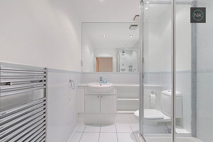 2 Bedroom Flat For Sale In Roebuck Heights, North End, Buckhurst Hill, Essex, IG9