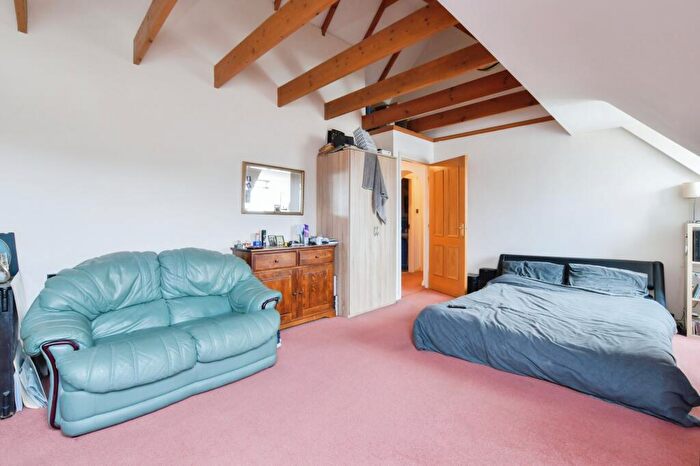 4 Bedroom Flat For Sale In Ringwood Road, Ferndown, BH22