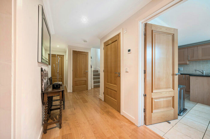 5 Bedroom Detached House For Sale In Cleek Drive, Bassett, Southampton, Hampshire, SO16