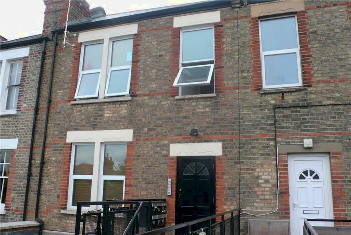 Studio To Rent In Ballards Lane, Finchley, London, N3