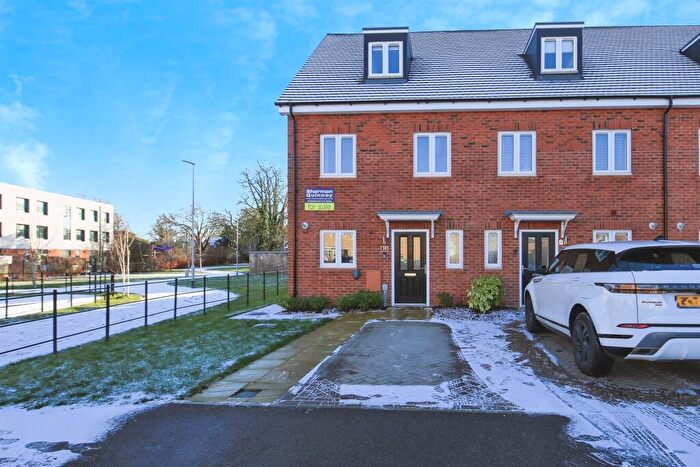 3 Bedroom End Of Terrace House For Sale In Waterfield Close, Peterborough, PE3