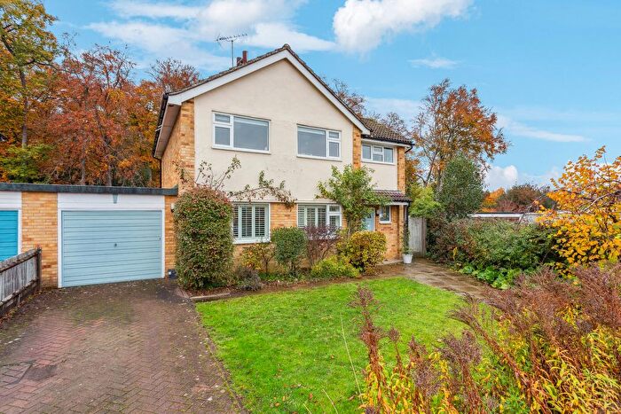 5 Bedroom Link Detached House For Sale In Carling Road, Sonning Common, RG4