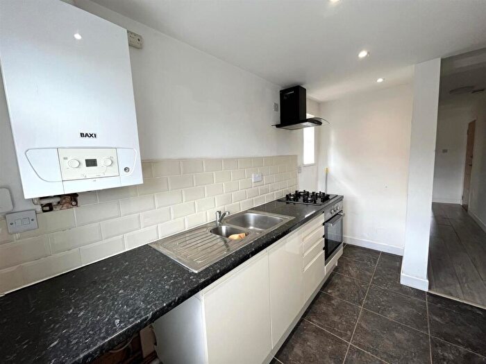 2 Bedroom Flat To Rent In Albany Road, Earlsdon, CV5