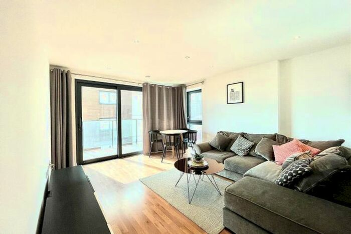 2 Bedroom Flat To Rent In Horizons Tower, Canary Wharf, E14