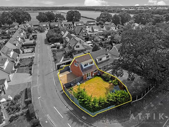 2 Bedroom Semi-Detached Bungalow For Sale In Oak Grove, Horsford, Norwich, NR10