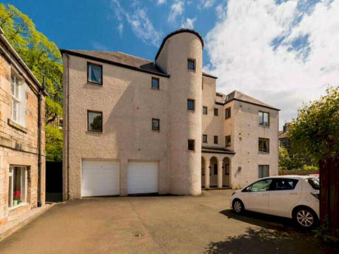 Garage / Parking To Rent In Malta Green (Parking Space), Edinburgh, EH4