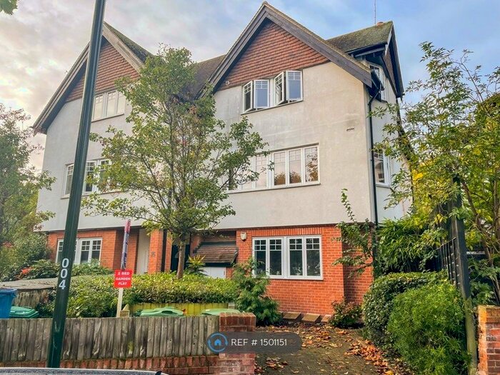 2 Bedroom Flat To Rent In Sheen Gate Gardens, London, SW14