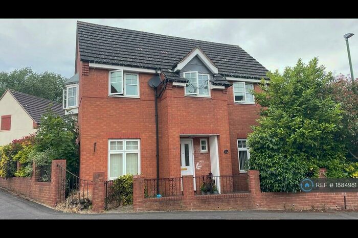 4 Bedroom Detached House To Rent In Wavers Marston, Solihull, B37