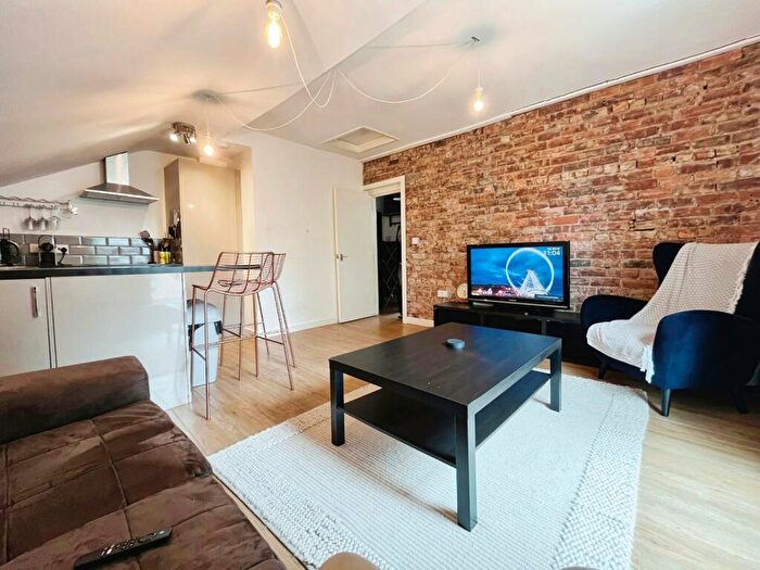 2 Bedroom Flat To Rent In Clyde Road, West Didsbury, Manchester, M20