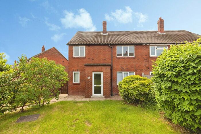 3 Bedroom Semi Detached House For Sale In Manor Close, Rothwell, Leeds, LS26