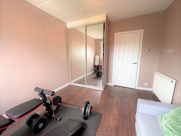 2 Bedroom Flat To Rent In Craigie Drive, Dundee, DD4