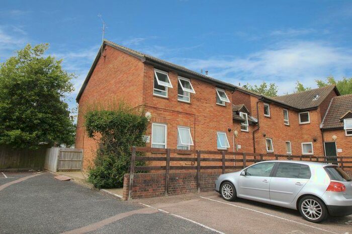 Studio To Rent In Tollgate Hill, Crawley, RH11