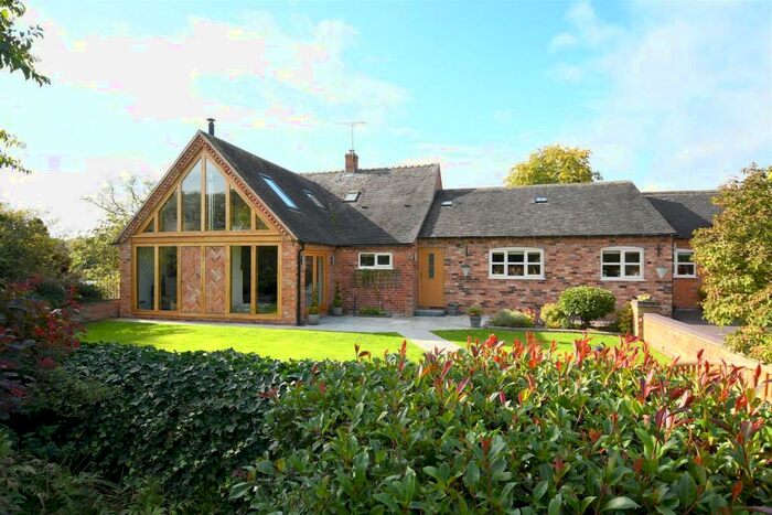 4 Bedroom Character Property For Sale In Cross Roads Farm, Newborough Road, Hoar Cross, DE13