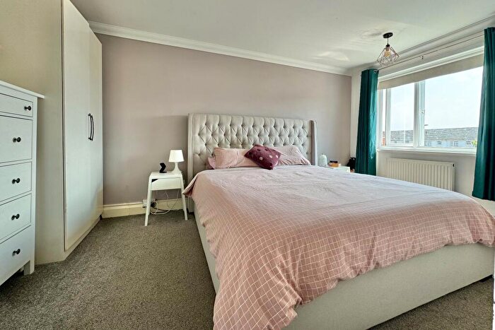 3 Bedroom End Of Terrace House For Sale In Northmore Road, Locks Heath, SO31