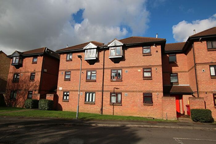 Studio To Rent In Vicarage Way, Colnbrook, Slough, SL3