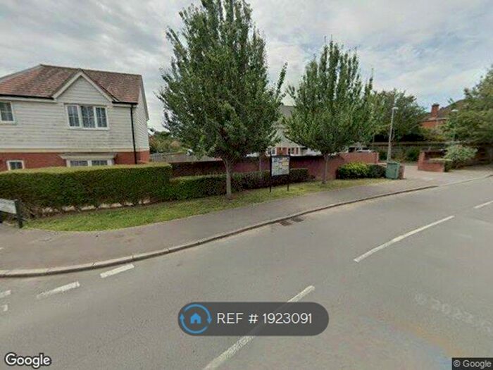 2 Bedroom Flat To Rent In Lynn Crescent, Fareham, PO14