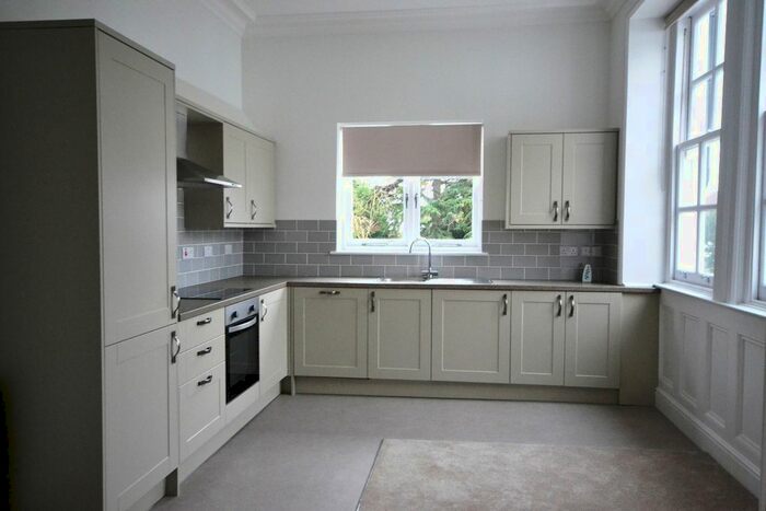 1 Bedroom Flat To Rent In High Street, West Wickham, BR4