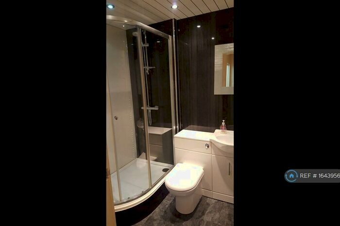 2 Bedroom Flat To Rent In Tollcross Road, Glasgow, G32