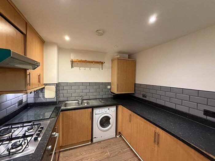 2 Bedroom Flat To Rent In Campion Road, London, E10