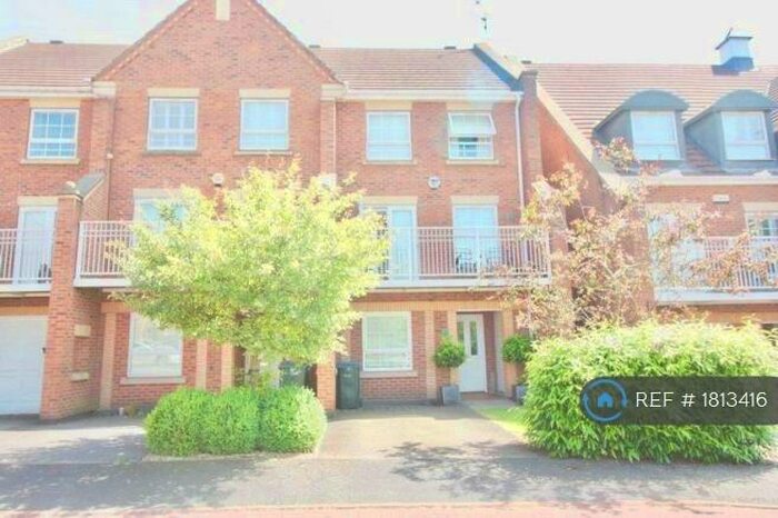 5 Bedroom Semi-Detached House To Rent In Rodyard Way, Coventry, CV1