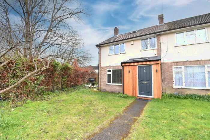 3 Bedroom End Of Terrace House To Rent In Cherry Tree Close, Farnborough, Hampshire, GU14