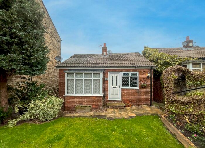 3 Bedroom Detached House To Rent In Mill Lane, Leeds Road, Birstall, Batley, WF17