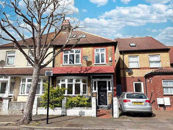 3 Bedroom Terraced House To Rent In Longfellow Road, Walthamstow, E17