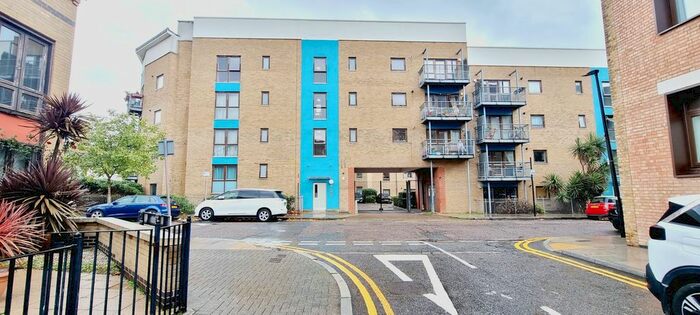 3 Bedroom Flat To Rent In Barchester Street, London, E14