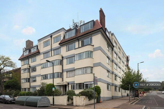 2 Bedroom Flat To Rent In Mundania Court, London, SE22