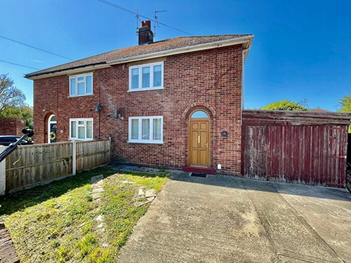 2 Bedroom Semi-Detached House For Sale In Redthorne Close, Spalding, PE11