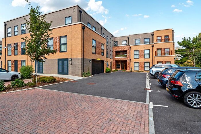 1 Bedroom Flat For Sale In Cornwall Gardens, Taplow, Maidenhead, SL6