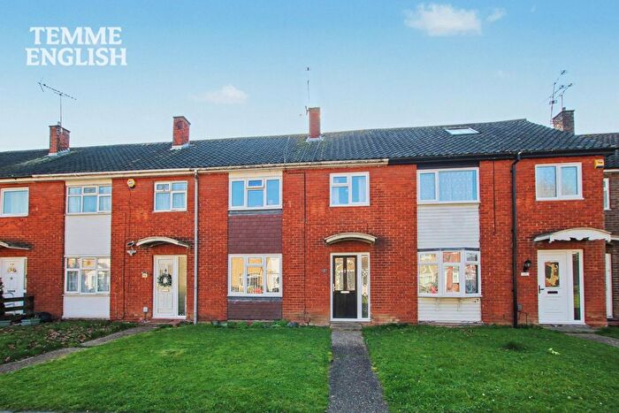 3 Bedroom Terraced House For Sale In Long Lynderswood, Basildon, SS15