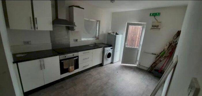 2 Bedroom Flat To Rent In Lewisham Road, Lewisham/Greenwich, London, SE13