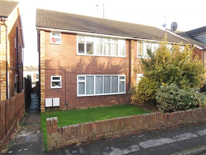 2 Bedroom Flat To Rent In Cemmaes Meadow, Hemel Hempstead, HP1