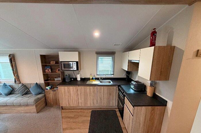 2 Bedroom Caravan For Sale In Viewfield Manor, Torranyard, Kilwinning, North Ayrshire, KA13