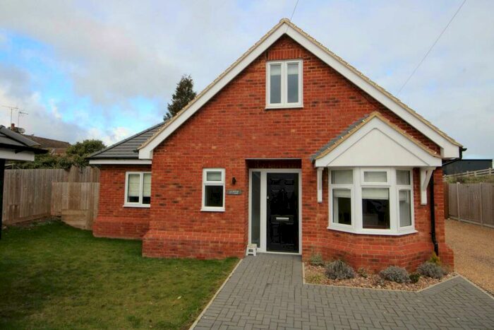 3 Bedroom Detached Bungalow To Rent In Bower Lane, Eaton Bray, LU6
