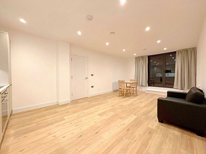 1 Bedroom Flat To Rent In Farnborough Road, Farnborough, Surrey, GU14