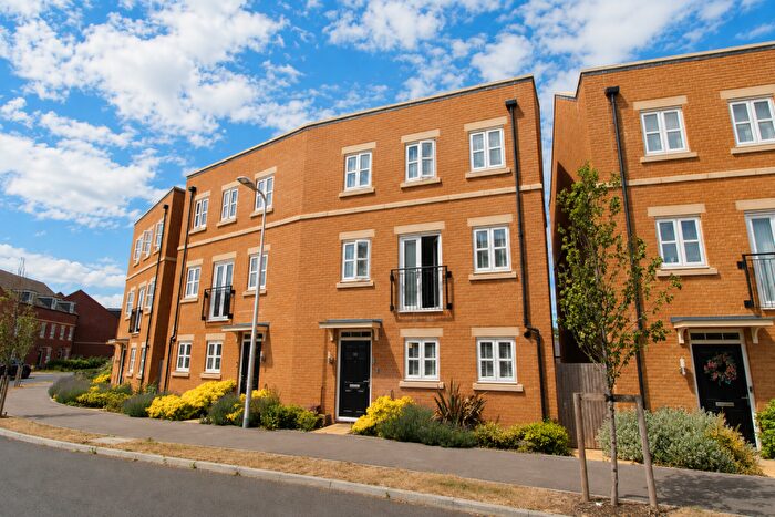 4 Bedroom Semi-Detached House For Sale In Home Straight, Newbury, RG14