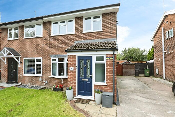 3 Bedroom Semi-Detached House For Sale In Commonwealth Close, Winsford, Cheshire, CW7