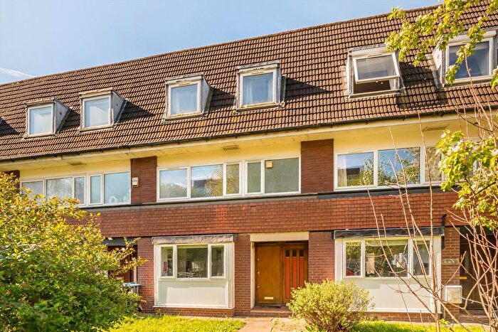 4 Bedroom Terraced House To Rent In Bembridge Close, Kilburn, NW6